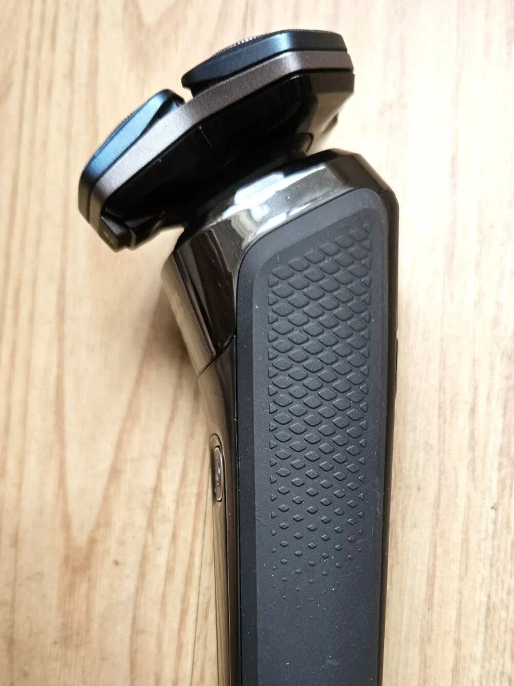 Philips Norelco S7788 7000 Series Electric Shaver Wet/Dry Razor w/ Charger